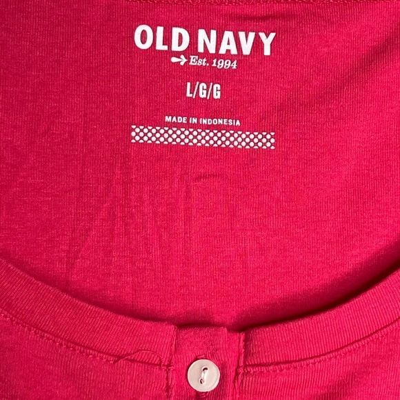 Old Navy Red Tee-Shirt - Picture 4 of 6